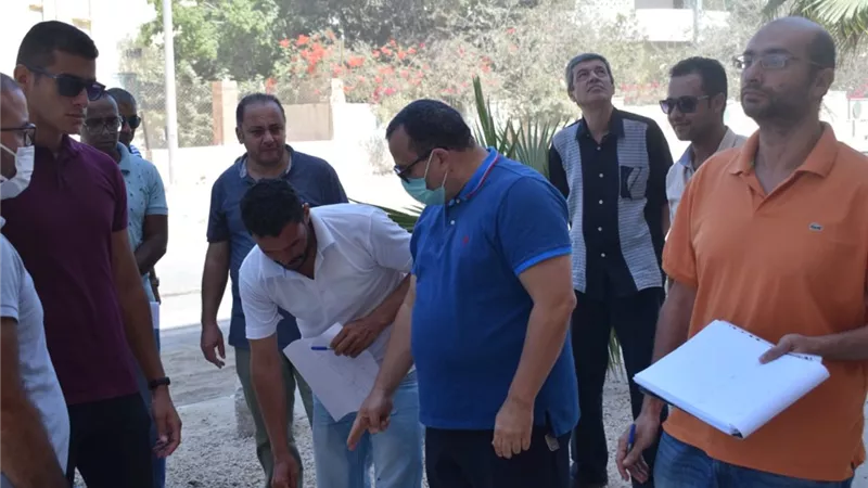 متابعه انجاز الأعمال الجارية فى المحور الساحلى بالعريش