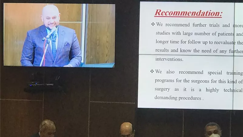 نائب رئيس جامعة أسيوط يناقش رسالة دكتوراه لزراعة الشرايين التاجية المتعددة بتدخل جراحي محدود