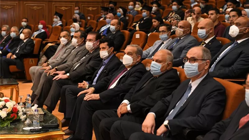 وزيرا الشباب والإنتاج الحربي يشهدان حفل تخريج ثاني دفعات الأكاديمية المصرية للهندسة والتكنولوجيا