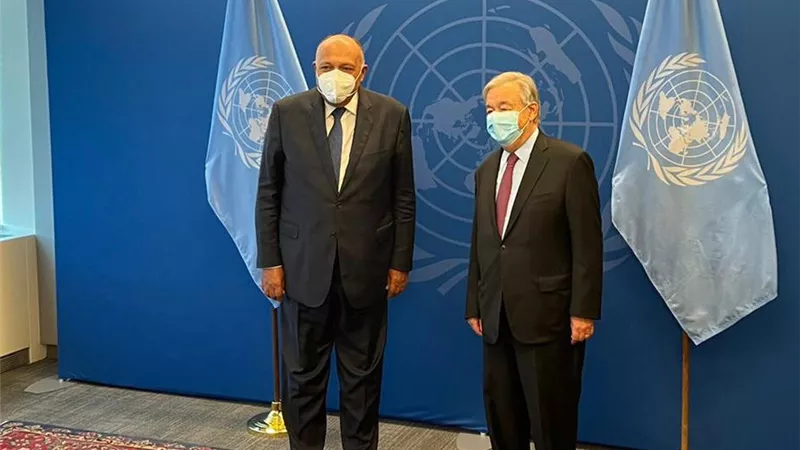 وزير الخارجية يجدد موقف مصر إزاء ملف سد النهضة وضرورة التوصل إلى اتفاق قانوني مُلزم حول التشغيل والملء
