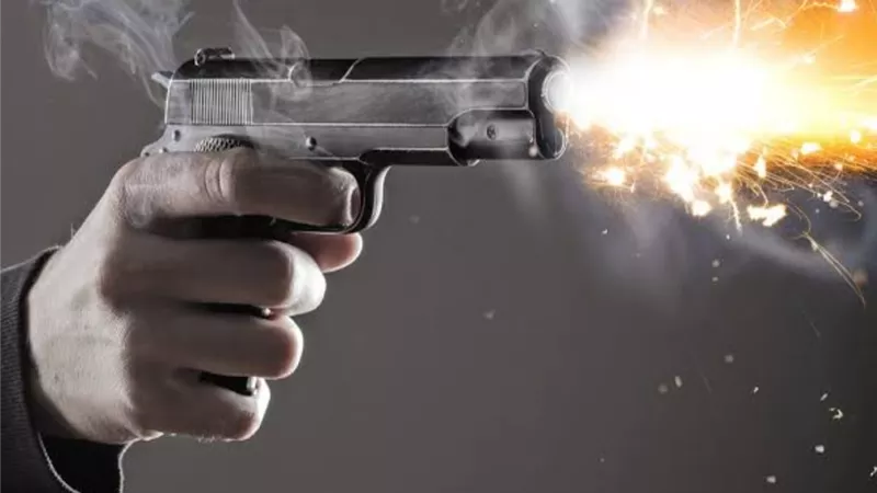 دماء داخل القطار .. الكهربائى خلص على شقيقه بطلقة نارية لخلافات مالية