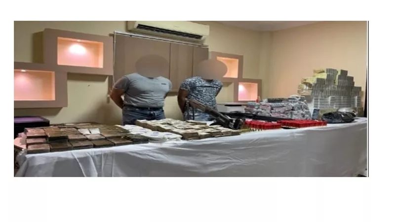 أسلحة ومخدرات بحوزة تاجرين .. بالمنوفية