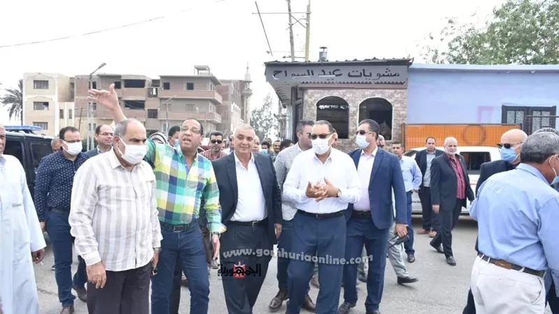 محافظ الشرقية يتفقد كوبري أبو طبل بمنياالقمح لبحث إمكانية توسعته أمام حركة السيارات والمارة