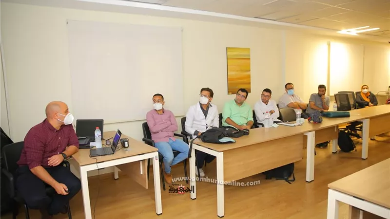استشاري علاج الأورام بمستشفى شفاء الأورمان بالأقصر يقدم محاضرة حول أحدث طرق علاج سرطان الرئة