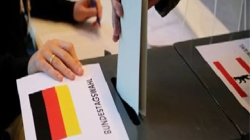 بالفيديو.. إقبال ضعيف من الناخبين في ألمانيا.. مؤشرات على تقدم الحزب الاشتراكي بفارق ضئيل