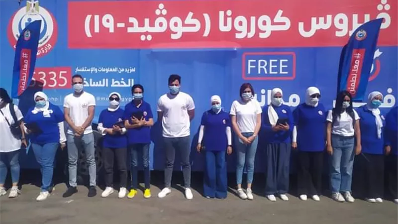 للأسبوع الثاني حملة معًا نطمئن: اتوبيس وزارة الصحة يجوب ميادين السويس لتطعيم المواطنين بلقاح فيروس كورونا