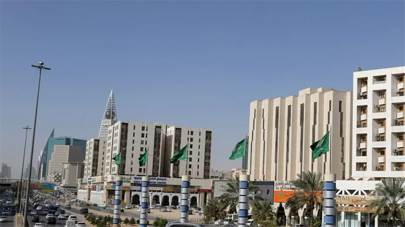 القبض على 3 سعوديين تحرشوا بفتاة في مدينة القصيم