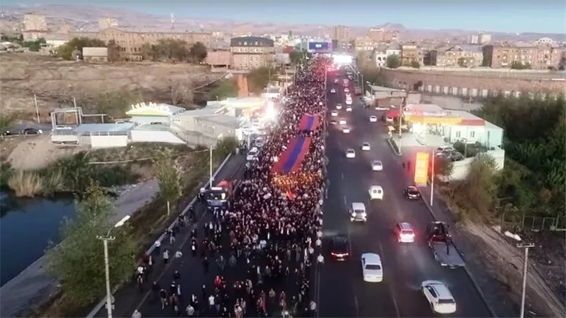 مسيرة في أرمينيا لإحياء ذكرى ضحايا حرب قره باغ