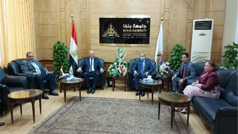 محافظ القليوبية يقدم التهنئة لرئيس جامعة بنها