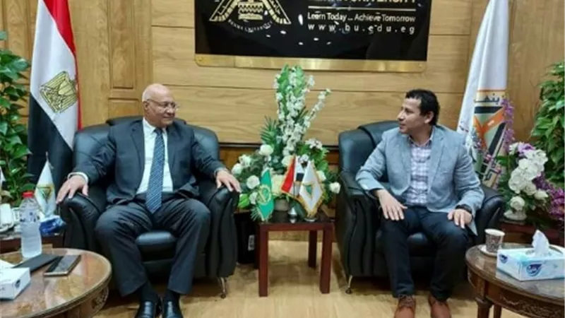 رئيس جامعه بنها يهنئ شمس الدين القرنفيلي بتجديد الثقة عميدًا لكلية الفنون التطبيقية