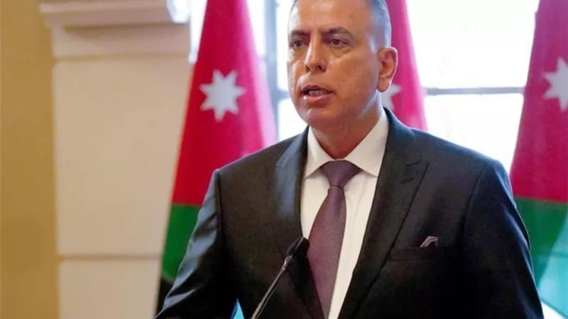 مازن الفرايه يعلن إعادة فتح الحدود الأردنية السورية