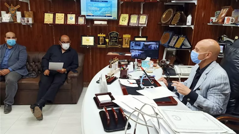 مسعود يجتمع بمديري الإدارات الصحية والفنية عبر تقنية الفيديو كونفراس