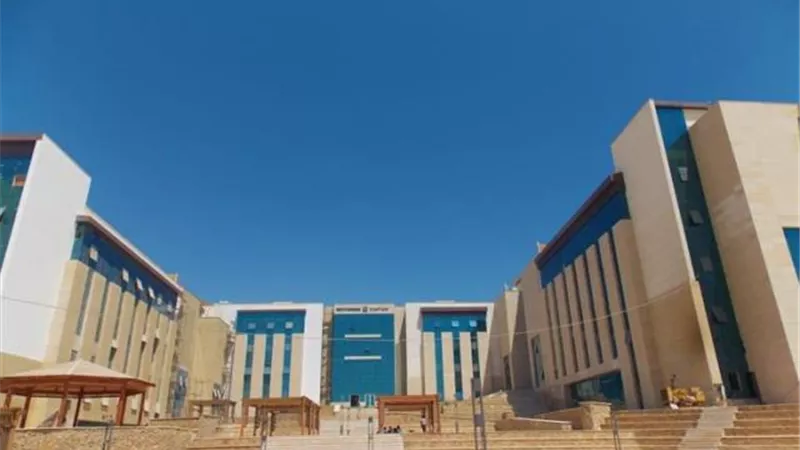 التعليم العالي : مد فترة التقدم في مبادرة 200 منحة لخريجي الهندسة والحاسبات للدراسة بالجامعات الأهلية