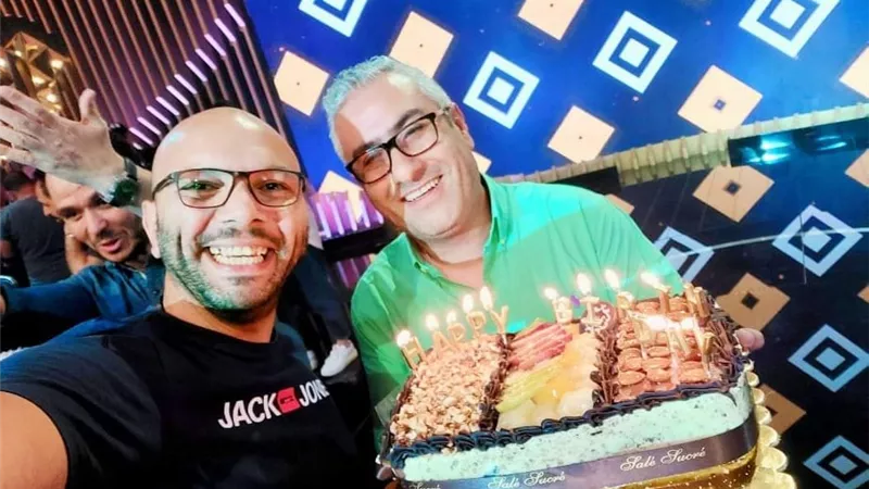 فريق عمل سهرانين يحتفل بعيد ميلاد المخرج ميدو عاطف