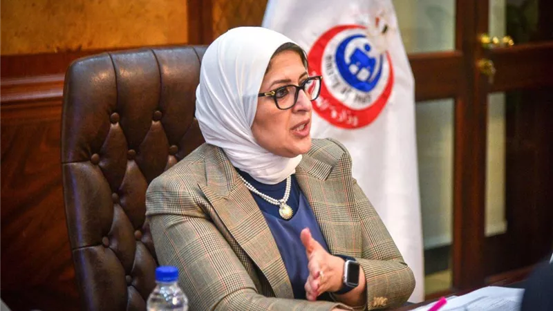 الصحة : التعاقد على توريد 2000سيارة إسعاف وعيادة طبية متنقلة