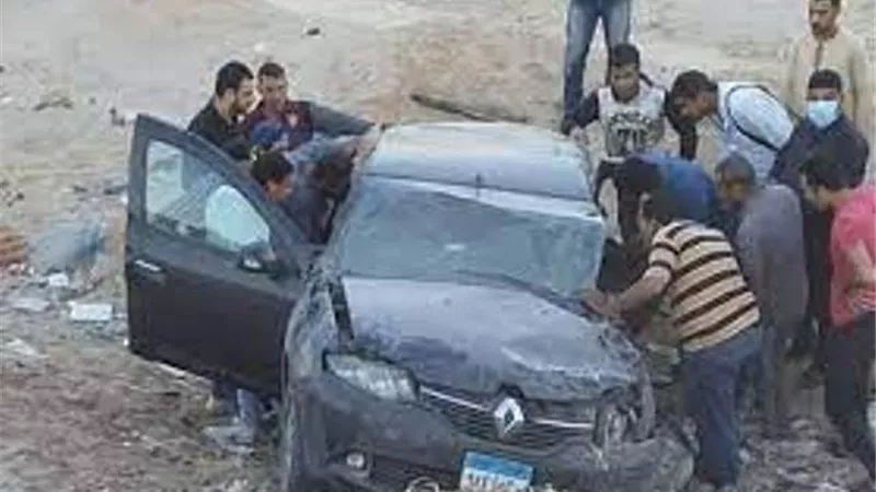 بالأسماء ..إصابة 7 أشخاص في انقلاب سيارة عند وصلة أبوسلطان بالإسماعيلية