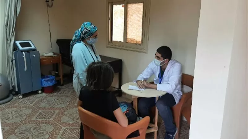 جامعة بنها تنظم قافلة طبية فى العبور