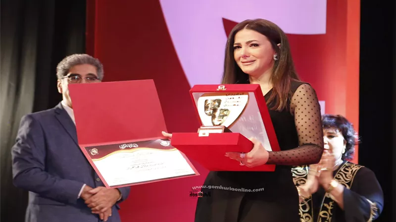 دنيا سمير غانم تتصدر مواقع البحث بعد ظهورها في افتتاح مهرجان المسرح القومي