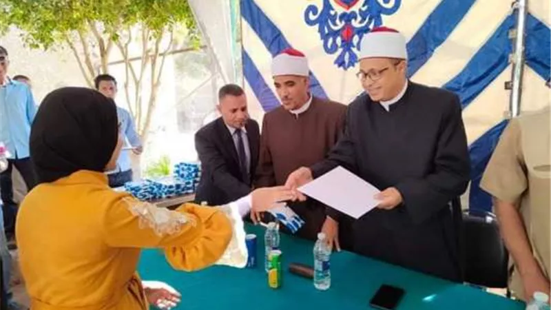 القرنة الأزهرية بالأقصر تكرم الأوائل وشيوخ المعاهد والقيادات المتقاعدة