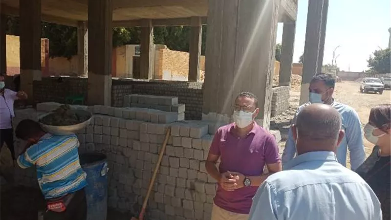 معاون محافظ بنى سويف يتفقد مشروعات 