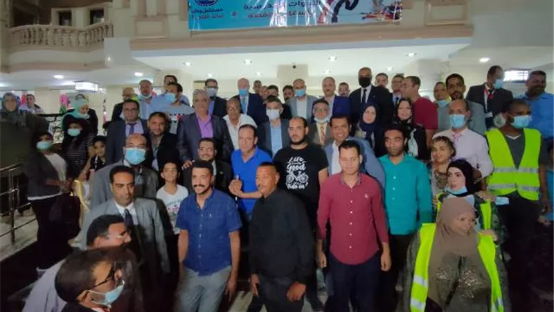 نواب حزب مستقبل وطن يفتتحون معرض الأدوات المدراسية فى مدينة بدر.. بالصور