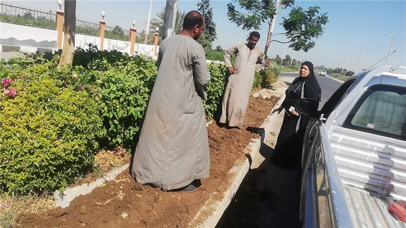 رفع ٣٠ طن أتربة ومخلفات فى حملة نظافة بإسنا جنوب الأقصر
