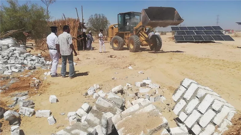 استرداد ٧٠ فدان خلال موجة الإزالة الـ 18 بمركز اسنا جنوب الأقصر