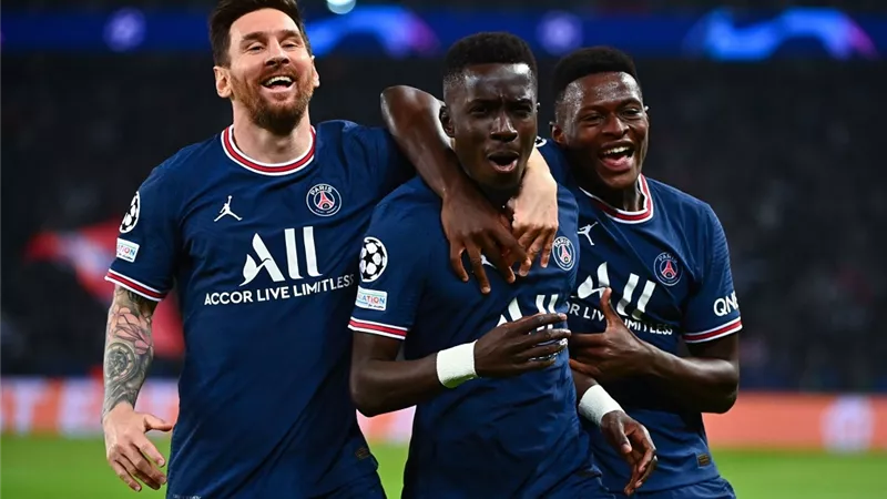 دورى الأبطال.. العملاق الباريسى يتفوق على مانشستر سيتى بهدف فى الشوط الأول