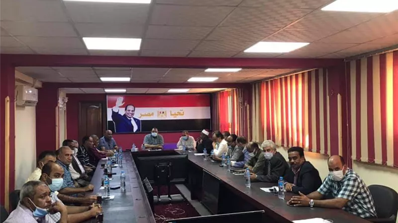 رئيس مدينة سفاجا يلتقى بمديري الإدارات التنفيذية بالمدينة