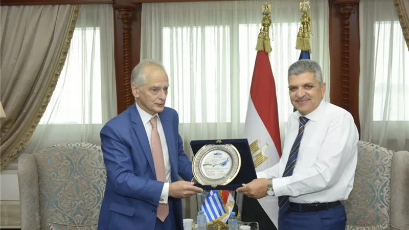 الفريق أسامة ربيع يشيد بالدور البطولي للمرشدين اليونانيين