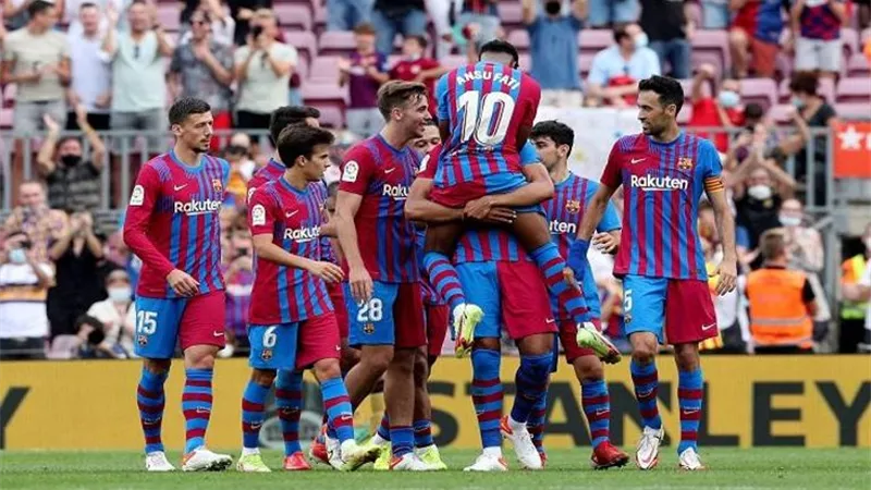 موعد مباراة بنفيكا وبرشلونة في دوري أبطال أوروبا والقنوات الناقلة