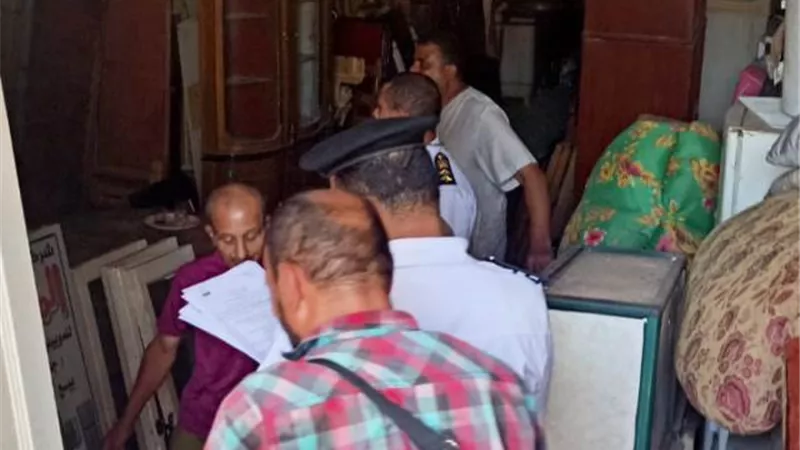 جهاز بدر : اغلاق شركتين و52 محلا وتنفيذ 22 قرارا بالتشميع .. بالصور