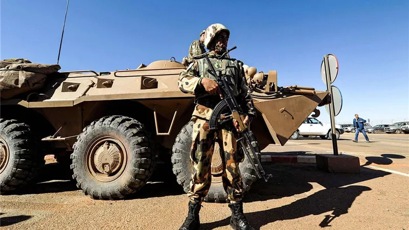 الجيش الجزائري يوقف أشخاص متواطئين مع الإرهاب