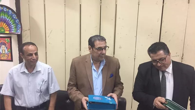 مدير تعليم جنوب سيناء يشهد حفل تكريم معلمي مدرسة الزهور الثانوية بنات بالطور