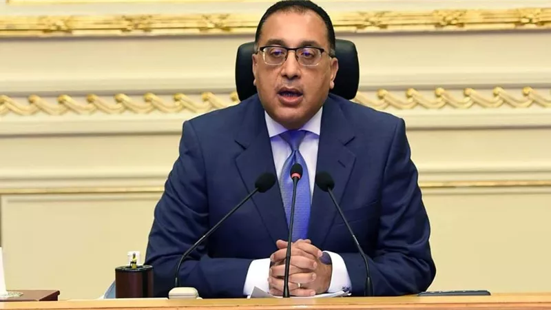 الحكومة تقرر عدم السماح بدخول الموظفين للوزارات بدون الحصول على لقاح كورونا