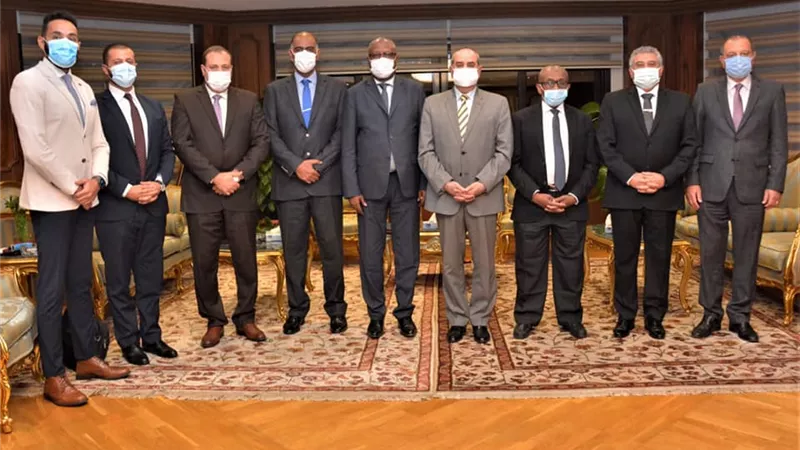 وزير الطيران المدنى يلتقى وزير السياحة والبيئة لجمهورية القمر المتحدة