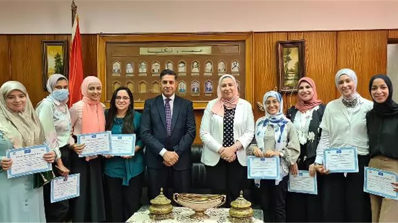 ألسن عين شمس تكرم طلاب البرنامج التدريبي مع الأمم المتحدة