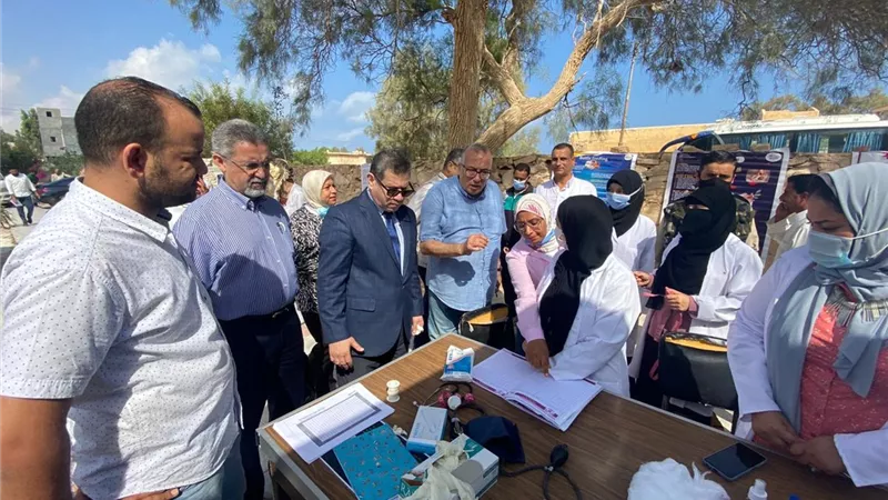 تمريض مطروح تشارك في القافلة الطبية الشاملة لعلاج أهالي قرية القصر