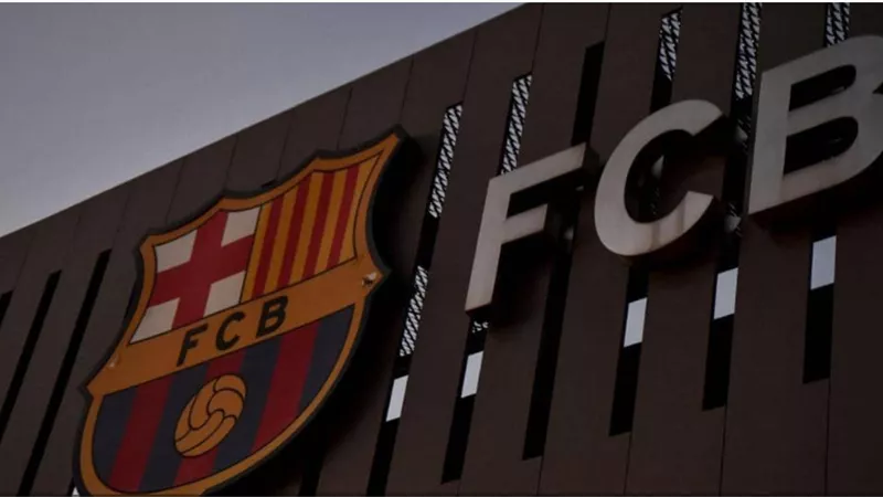 برشلونة يسجل خسائر نصف مليار يورو