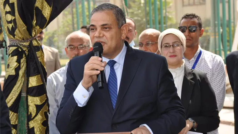 رئيس جامعة كفرالشيخ يطلق إشارة بدء المهرجان الرياضي الأول للأسر الطلابية
