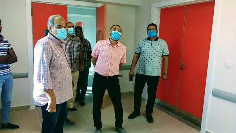 وكيل وزارة الصحة بالبحرالأحمر يتفقد أعمال التطوير بمستشفي حميات الغردقة