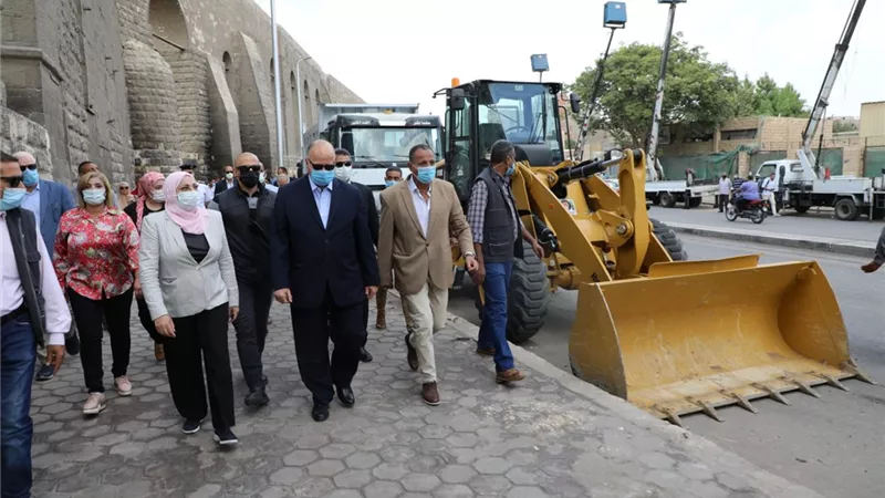 محافظ القاهرة : الانتهاء من رفع المخلفات المحيطة بسور مجرى العيون