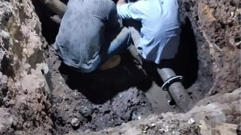 اصلاح مواسير المياة المكسورة بحى الشرابية
