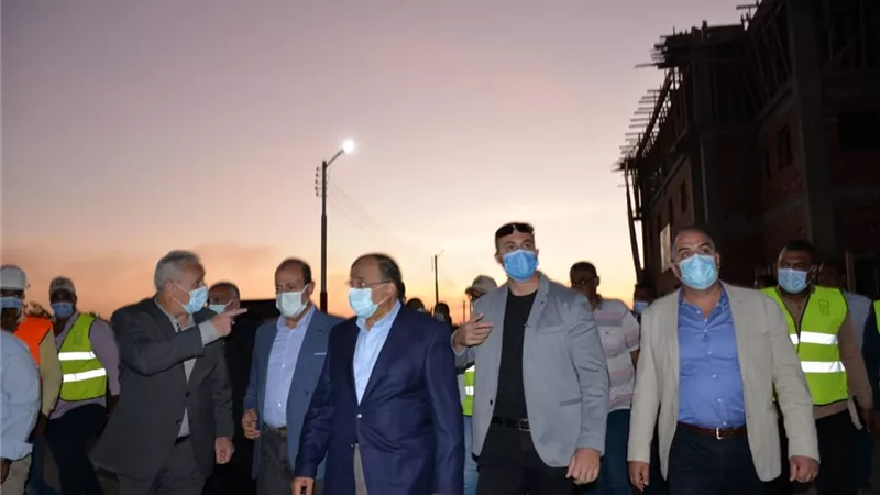 وزير التنمية المحلية يختتم زيارته للأقصر بتفقد مشروعات تطوير الريف المصري بقرية 