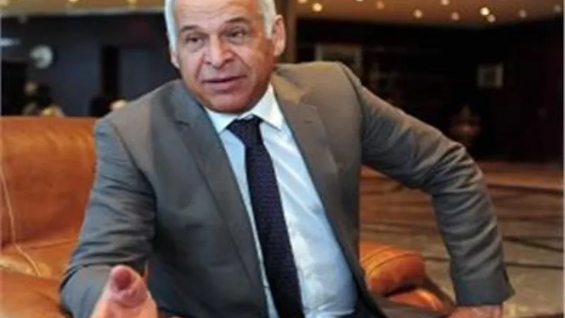 يارب الريموت يتكسر.. فرج عامر يقذف جبهة اتحاد الكرة ويشيد برابطة الأندية