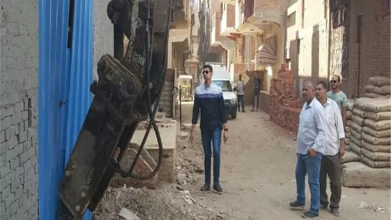 نائب محافظ القليوبية يقود حملة مكبرة لازالة التعديات بشرق شبرا
