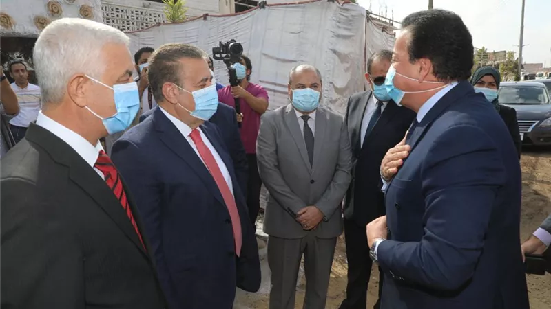 وزير التعليم العالي ومحافظ المنوفية يفتتحان كليتى الذكاء الاصطناعي وطب الأسنان ...صور