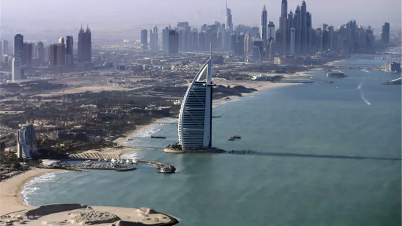 الإمارات: إعصار شاهين ضعف وتحول إلى منخفض جوي