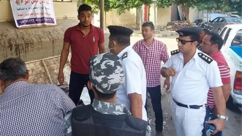 جهاز مدينة العبور ينفذ 441 إزالة ويحرر 62 محضراً بالتعاون مع شرطة المرافق.. بالصور