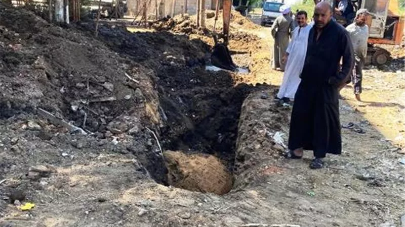إنهاء مشكلة الصرف الصحي لمستشفى حميات أدفو ..صور